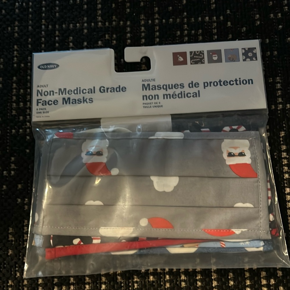 NWT 5, Christmas holiday Old Navy cloth face masks